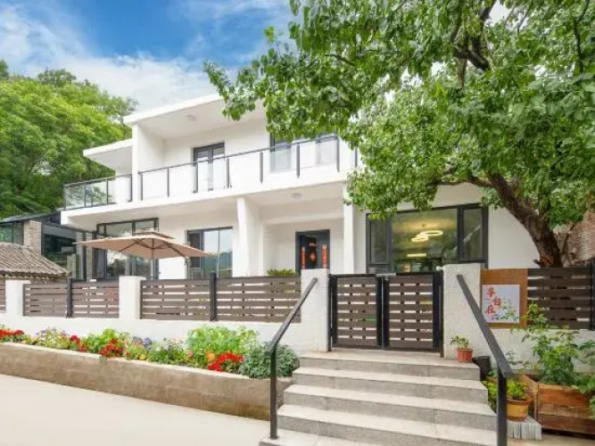 Enjoy Freedom Guesthouse (Mutianyu Great Wall Store)