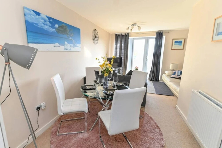 Tennyson Two Bedroom Apartment
