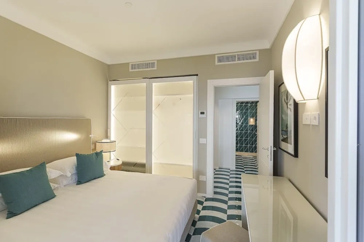 2 Bedrooms Deluxe Apartment with sea view