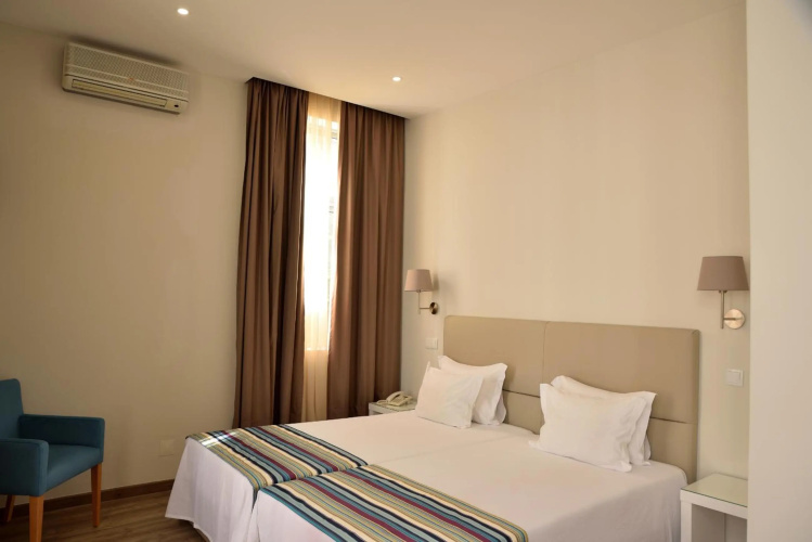 Porto Domus Hotel
