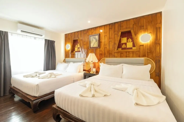 Deluxe Double room with city view