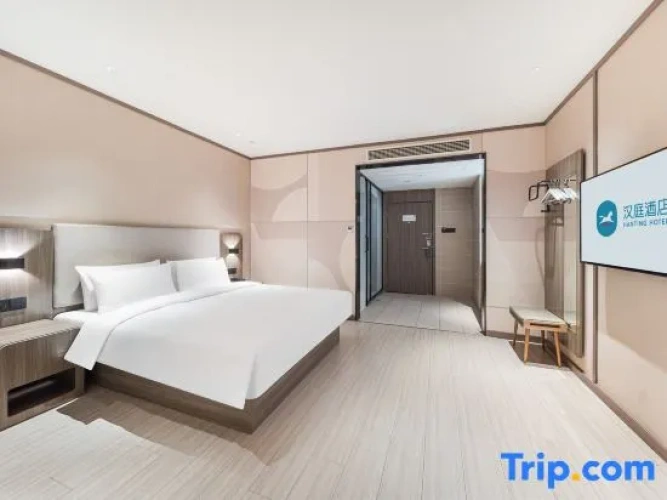 Standard Double room with city view