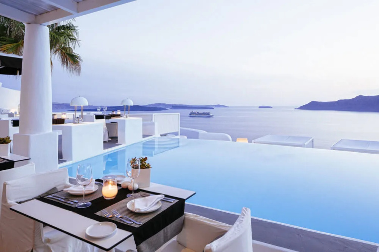 Kirini Suites & Spa Hotel