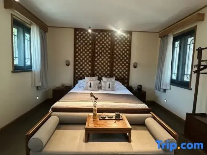 Deluxe Double room with courtyard view