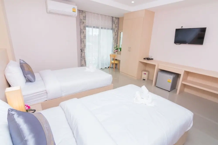 Standard Twin room with balcony