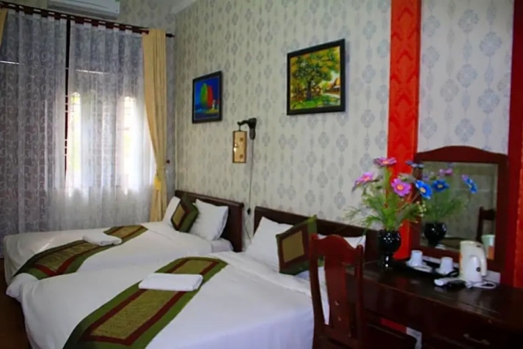 Standard Triple room