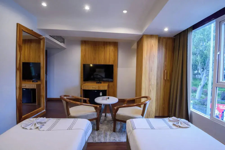Emerald Hotel