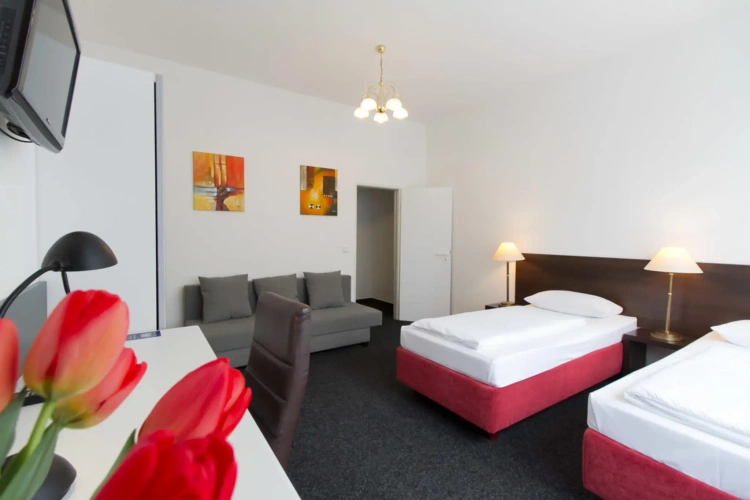 Standard Triple room