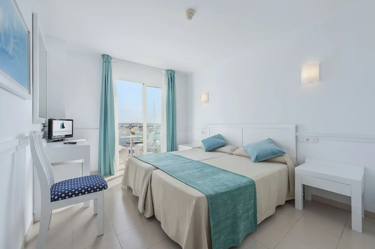 Standard Double room with balcony and with sea view