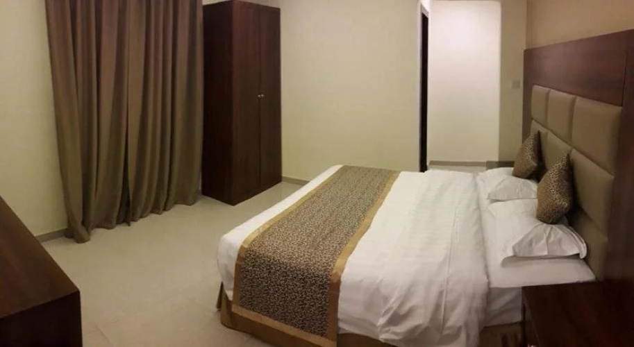 Al Hadeer Suites Hotel