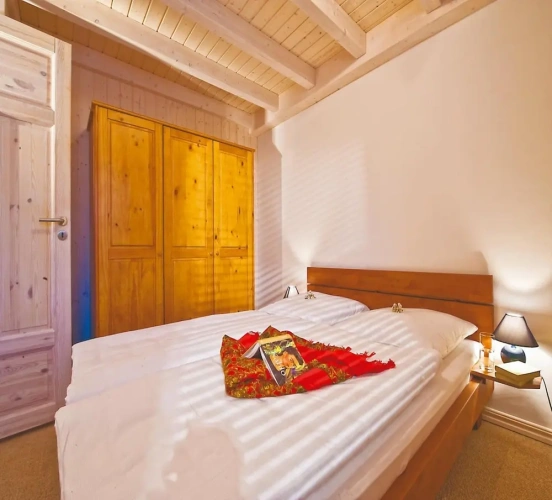 6 Bedrooms Classic Cottage with balcony