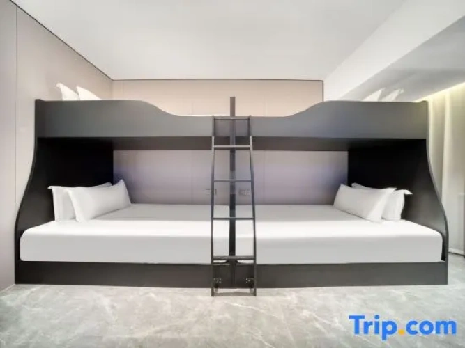Quadruple Suite