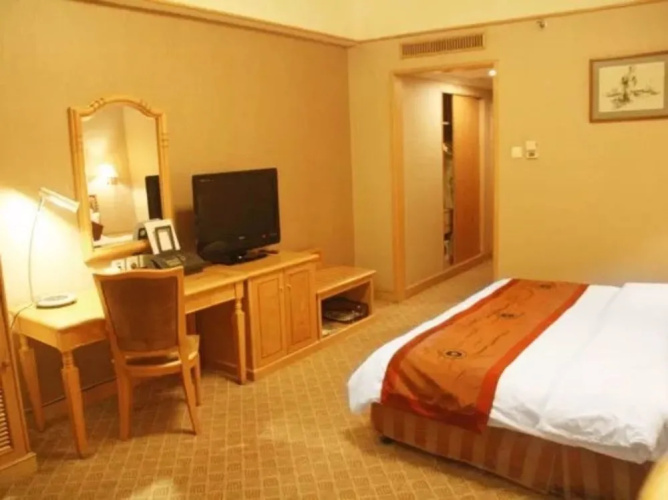 HNA Redbuds Hotel