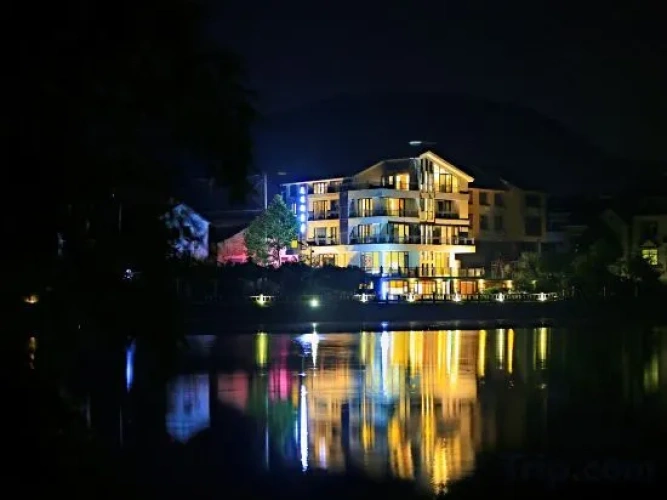 Tianyue Lake homestay