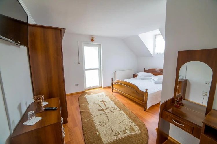 Standard Triple room with balcony
