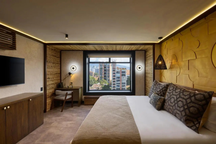 Golden Valley Hotel