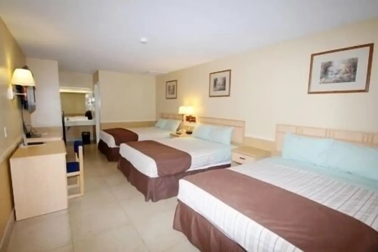 Standard Sextuple room