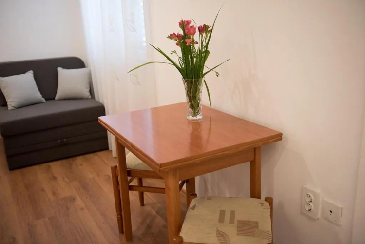 Apts&rooms Robi-50m from beach