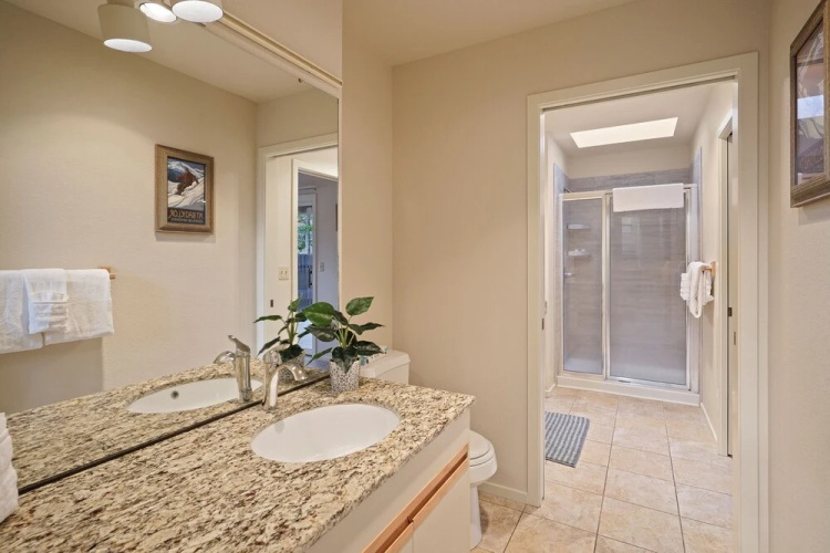9 Cottonwood 3 Bedroom Home by RedAwning