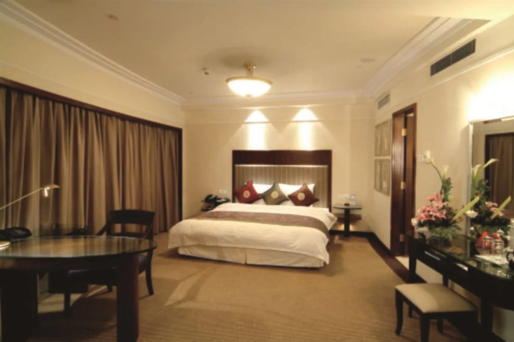 Howard Johnson Ginwa Plaza Hotel