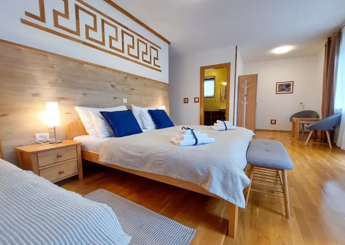 Standard Triple room