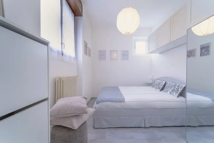Tosi lovely Flat