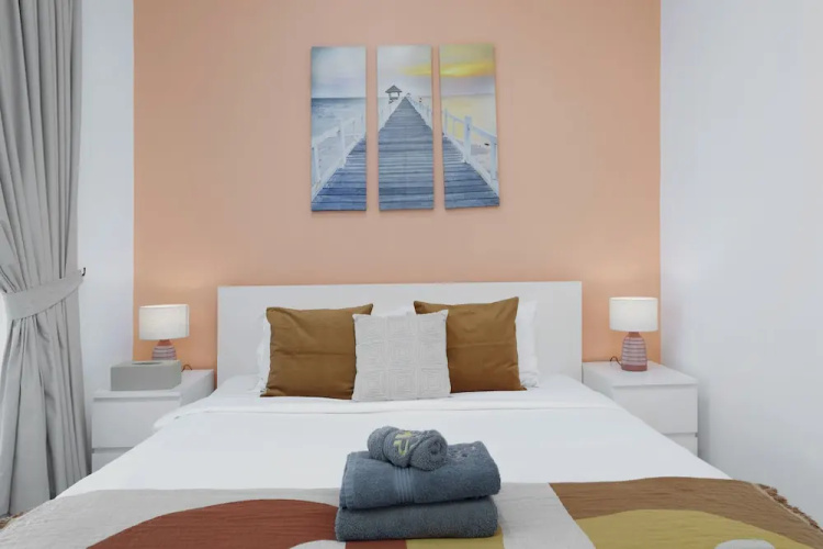 Marco Polo - Stylish & Spacious 2 BR with Marina + City Views