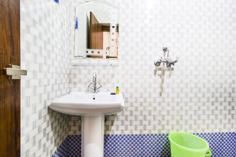 FabExpress White Palace