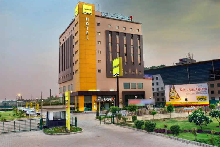 Hotel Caspia Pro Greater Noida Over view
