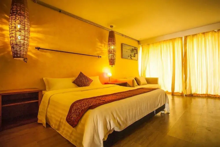 Ling Hai Apartment