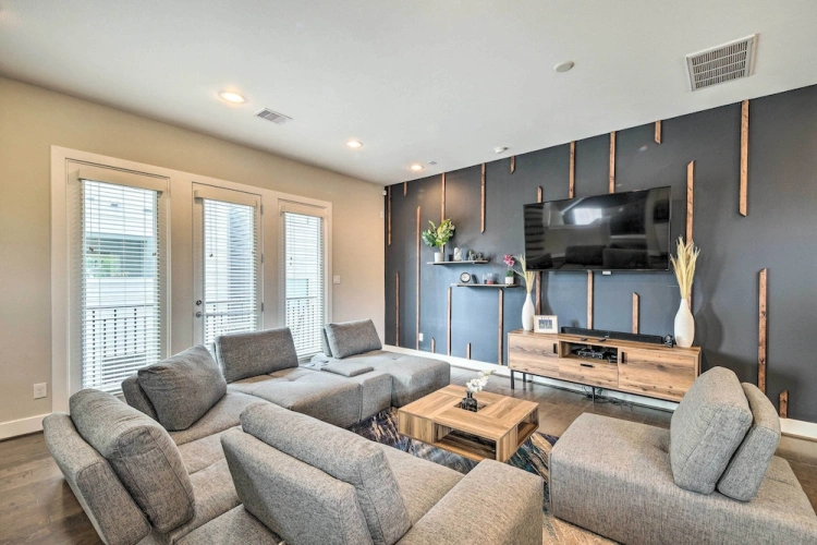 3 Bedrooms Apartment with balcony