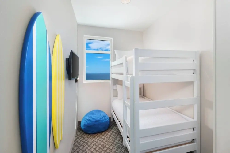 Sextuple Family Suite with balcony and with bay view