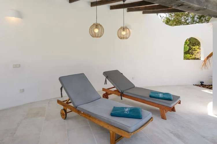 4 Bedrooms Villa