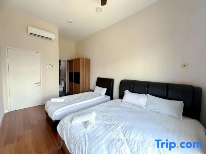 2 Bedrooms Apartment