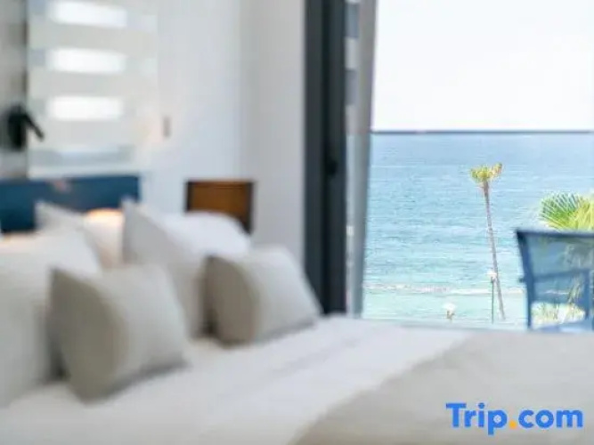 Waterside Sea View Apartments