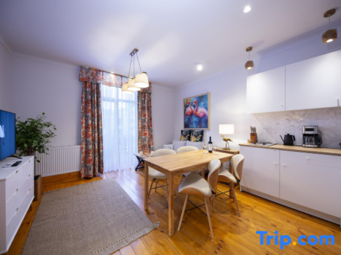 FlamingoHaven | Chic&Renovated 1BRwBalcony | PrimeSpot
