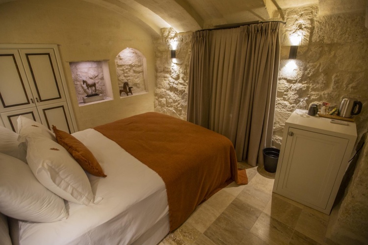 Economy room