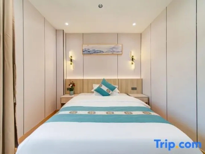 2 Bedrooms Deluxe Suite with view