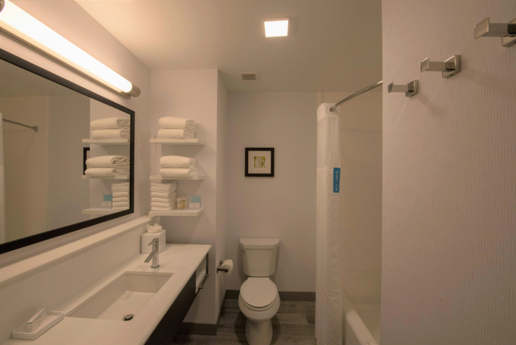 Hampton Inn & Suites by Hilton-Irvine/Orange County Airport, photo 9