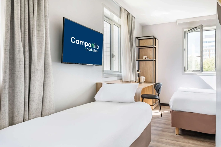 Standard Triple room