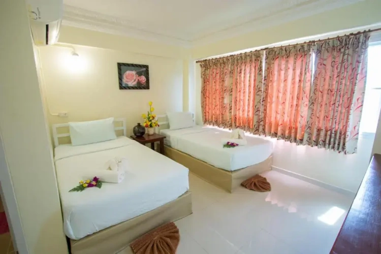 Standard Twin room