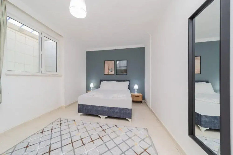 Spacious Flat With Backyard in Muratpasa