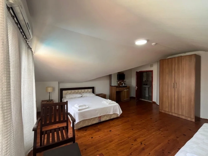 Deluxe Suite