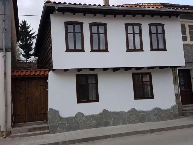 4 Bedrooms Cottage
