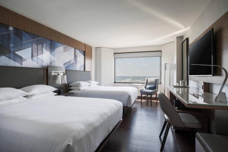 Standard Quadruple Club room