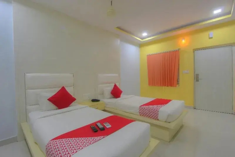 Capital O 15965 Hotel Nandi Gateway