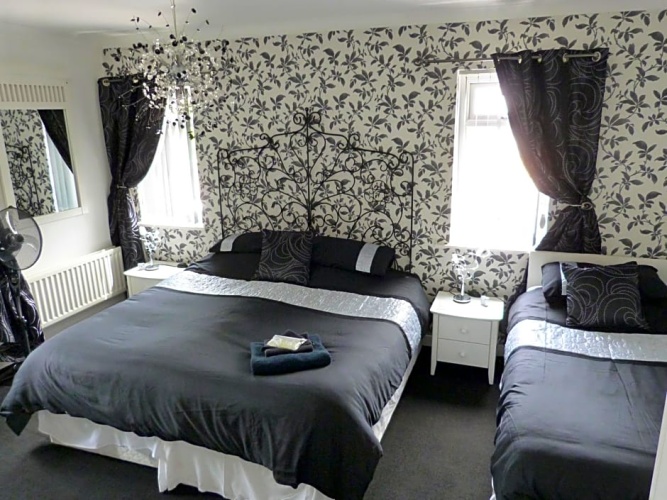 Classic Triple room with view