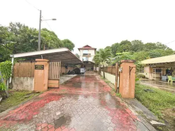 OYO 90915 Ilham Villa