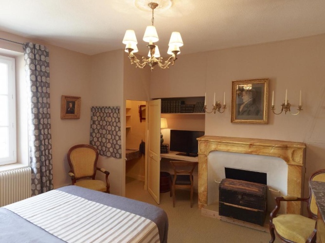 3 Bedrooms Apartment