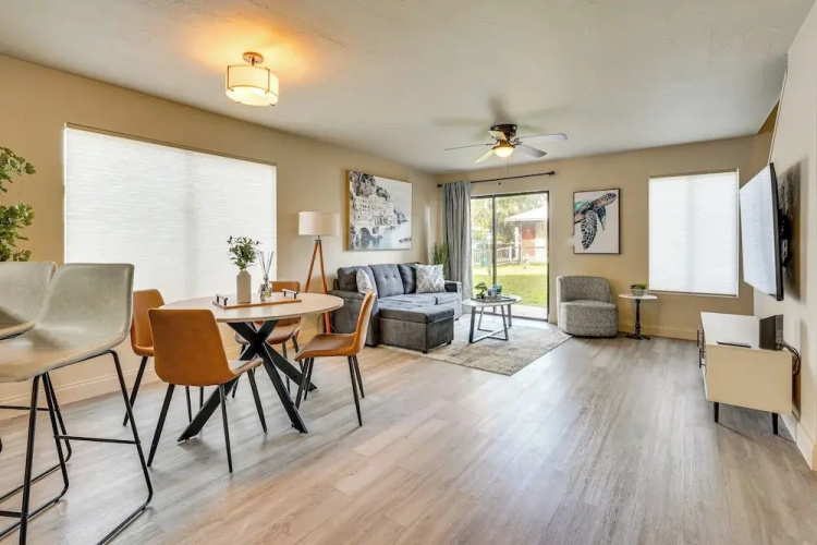 2 Mi to UF Campus: Modern Condo w/ Pool Access!